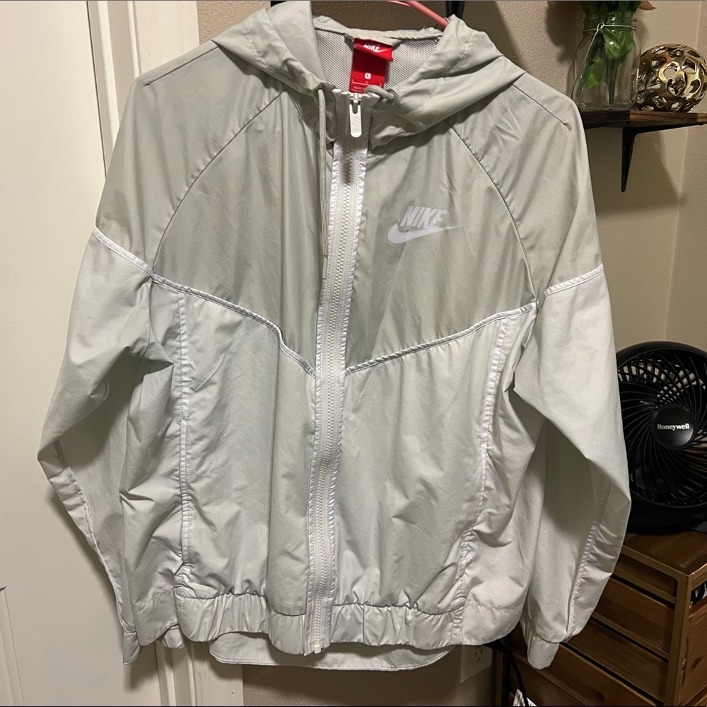 Nike windbreaker jacket